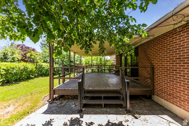 5681 S Calann Dr E, Holladay, UT 84121 - wooden terrace featuring a yard