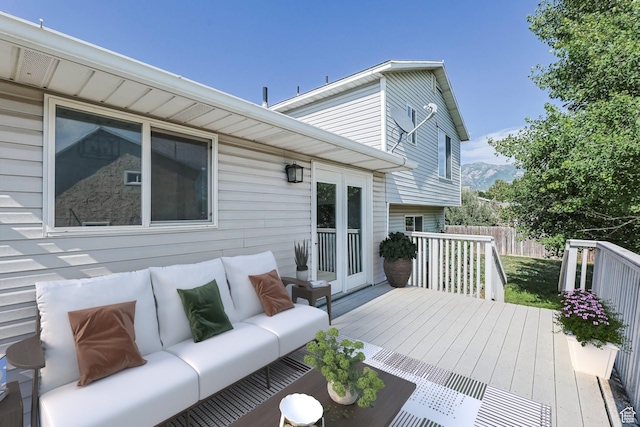 77 W 525 N, Layton, UT 84041 - deck with an outdoor hangout area