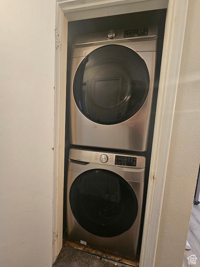 240 N 1400 W, Cedar City, UT 84721 - washroom with stacked washer / drying machine