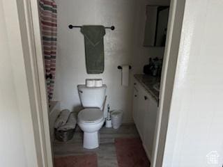 325 E Ashley Way, Manila, UT 84046 - full bath featuring a shower with shower curtain, vanity, and wood finished floors