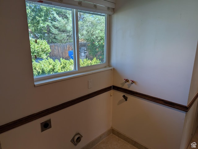 7481 S Castle Hill Cir, Cottonwood Heights, UT 84121 - laundry area with electric dryer hookup and baseboards