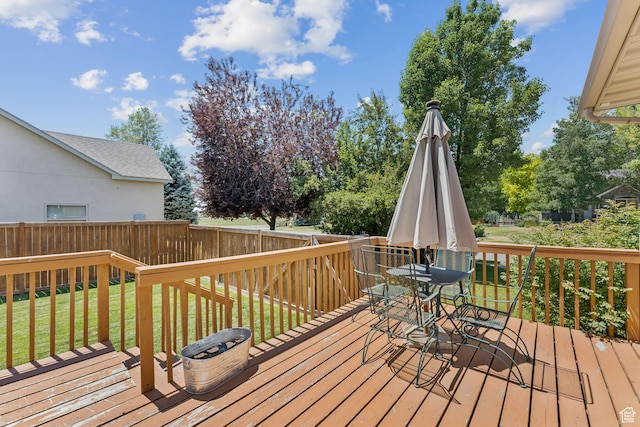 562 E 260 S, Midway, UT 84049 - wooden deck featuring outdoor dining area and a fenced backyard