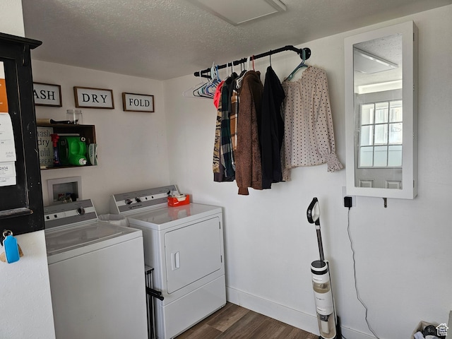 92 W 300 N, Huntington, UT 84528 - washroom featuring independent washer and dryer, dark wood-style floors, and a textured ceiling