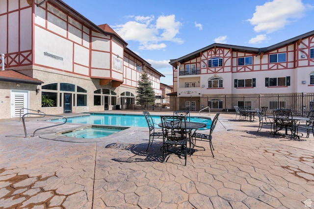 840 W Bigler Ln N Unit 1079, Midway, UT 84049 - community pool featuring a community hot tub and a patio area