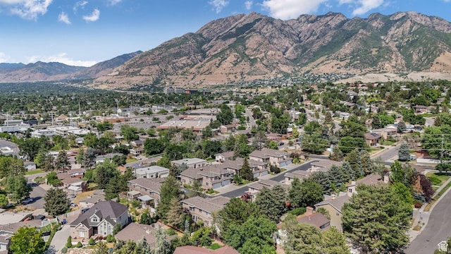 2262 E Emerald Hills Ct, Cottonwood Heights, UT 84121 - view of mountain background featuring nearby suburban area