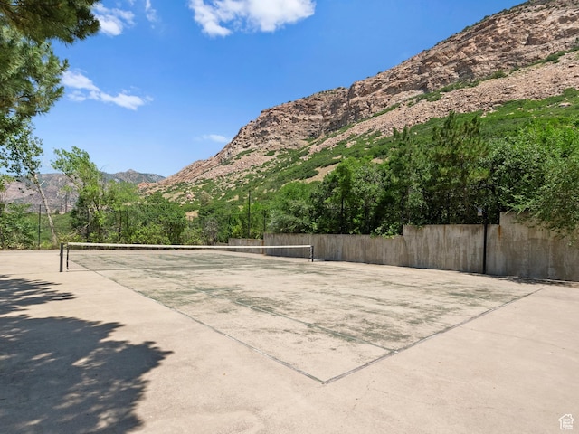 2586 S 1825 E, Ogden, UT 84401 - view of tennis court featuring a mountain view