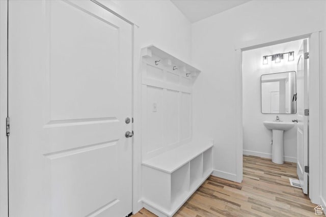 635 E Mayor Place Dr, American Fork, UT 84003 - mudroom featuring light wood-style flooring and baseboards