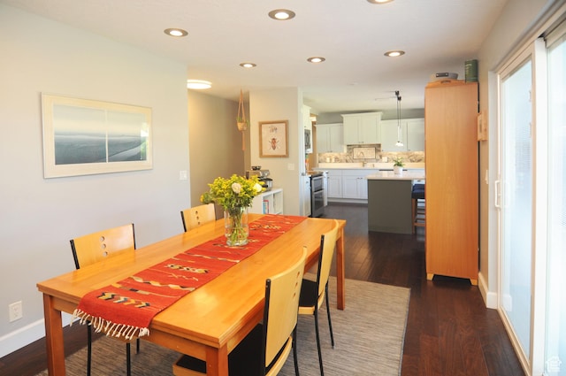 2845 Banbury Rd E, Cottonwood Heights, UT 84121 - dining area with dark wood-type flooring and recessed lighting