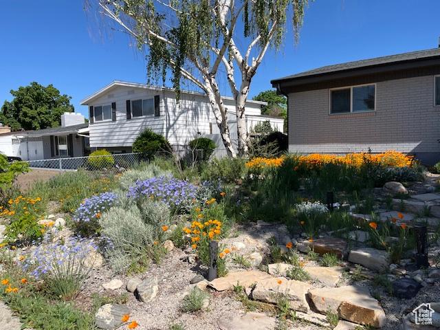 2845 Banbury Rd E, Cottonwood Heights, UT 84121 - view of yard