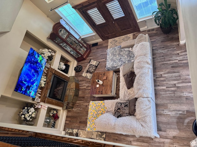 23 S 2200 W, Roosevelt, UT 84066 - living area featuring wood finished floors and baseboards