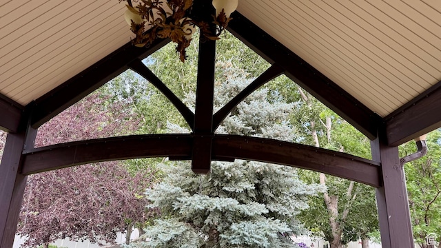 23 S 2200 W, Roosevelt, UT 84066 - detailed view of a sunroom
