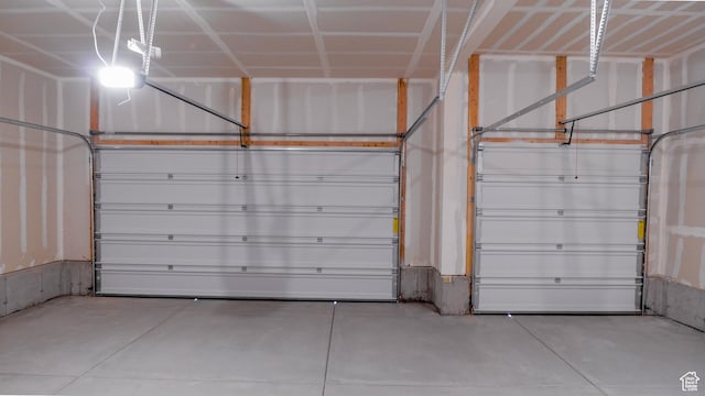 903 W Fallow Dr Unit 212, Saratoga Springs, UT 84045 - garage with a garage door opener