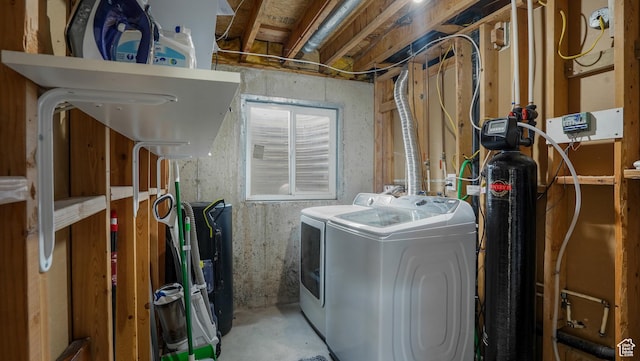 285 W 90 N, Clearfield, UT 84015 - washroom featuring washer and dryer