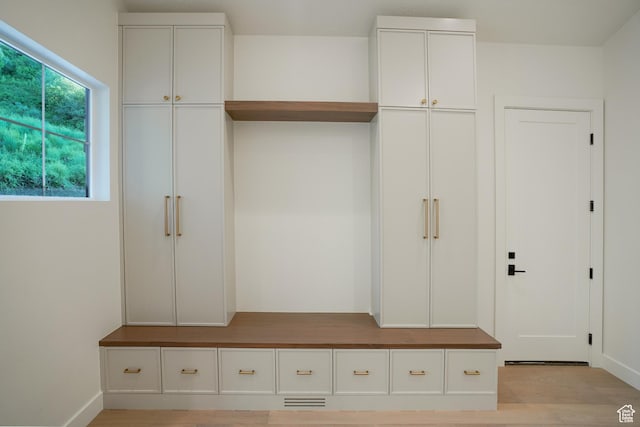 10135 E Clubhouse Rd, Heber City, UT 84032 - mudroom with baseboards