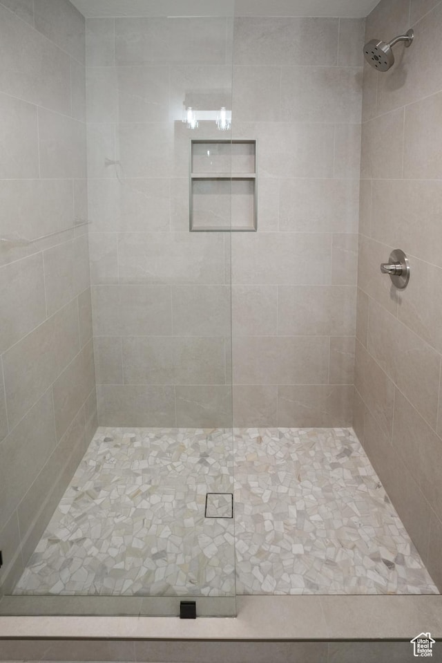 10135 E Clubhouse Rd, Heber City, UT 84032 - bathroom with a tile shower