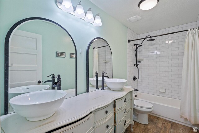 775 N 500 E, Spring City, UT 84662 - full bath with wood finished floors, vanity, and shower / bath combo with shower curtain