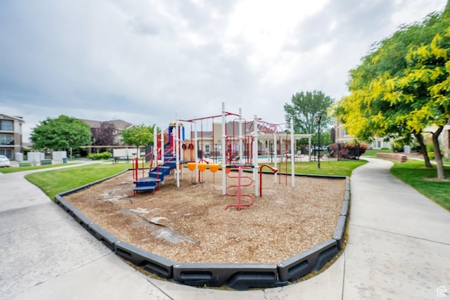 1225 W Dallin Dr Unit Q102, Pleasant Grove, UT 84062 - view of communal playground