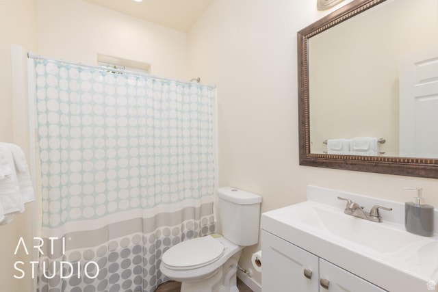 785 N Homestead St, Hildale, UT 84784 - full bath with vanity and a shower with curtain
