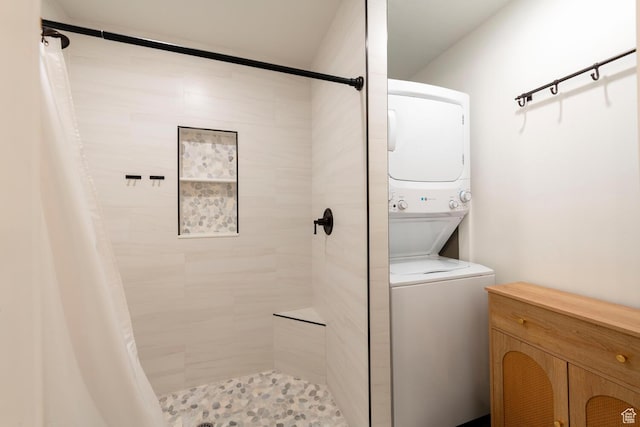 2071 S 500 E, Heber City, UT 84032 - full bathroom with stacked washer / drying machine and tiled shower