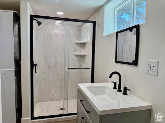 624 N 500 W, Vernal, UT 84078 - full bath with vanity and a marble finish shower