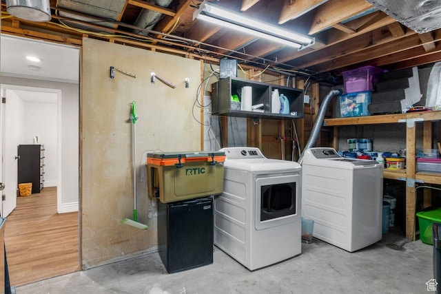784 Lavina Dr, South Ogden, UT 84403 - laundry area with independent washer and dryer