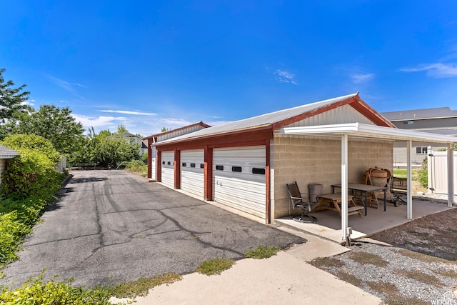 2484 W Gordon Ave, Layton, UT 84041 - garage with a garage