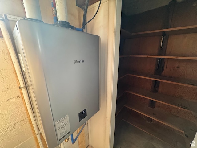 2487 S Beverly St E, Salt Lake City, UT 84106 - utility room with water heater