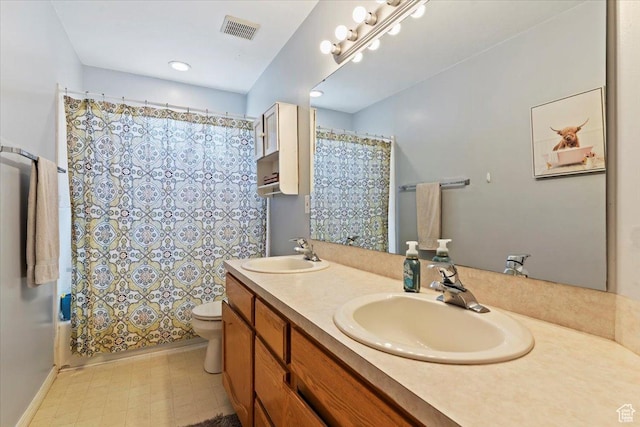 707 W 3675 S, Riverdale, UT 84405 - full bath featuring double vanity and shower / bath combo with shower curtain