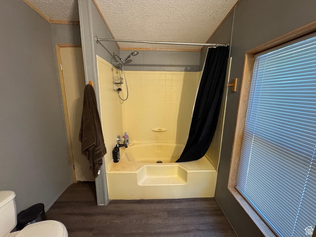1082 W 650 S, Vernal, UT 84078 - bathroom with a textured ceiling, wood finished floors, and shower / bathtub combination with curtain
