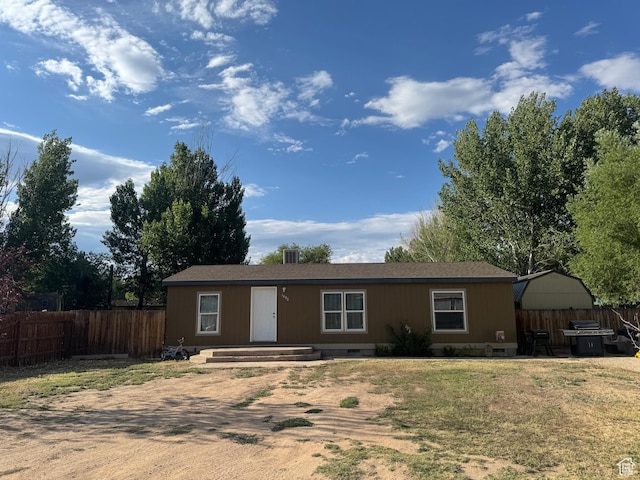 1082 W 650 S, Vernal, UT 84078 - view of front of house featuring crawl space
