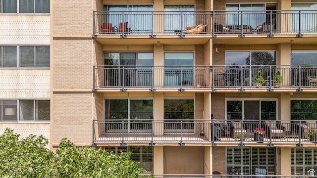 875 S Donner Way E Unit 302, Salt Lake City, UT 84108 - view of apartment building / complex