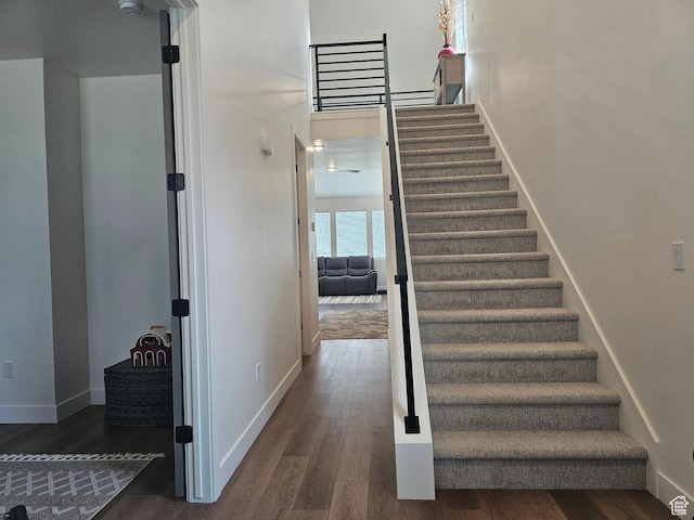964 E 50 S, Santaquin, UT 84655 - staircase with wood finished floors