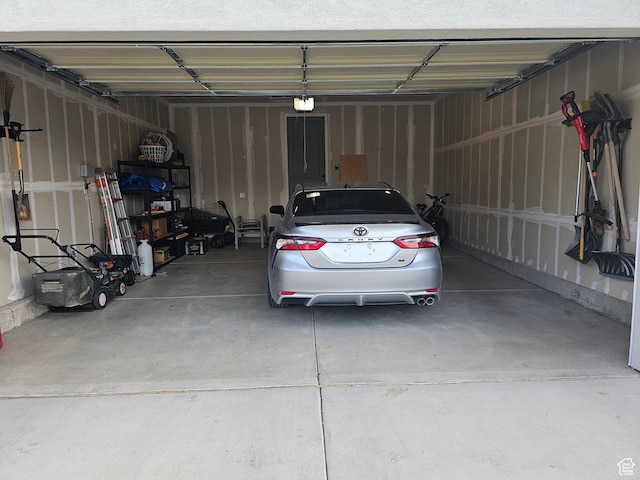 964 E 50 S, Santaquin, UT 84655 - garage with a garage door opener