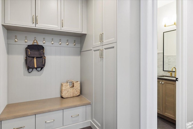 1649 W Pheasant Meadow Dr, Kaysville, UT 84037 - mudroom with a sink