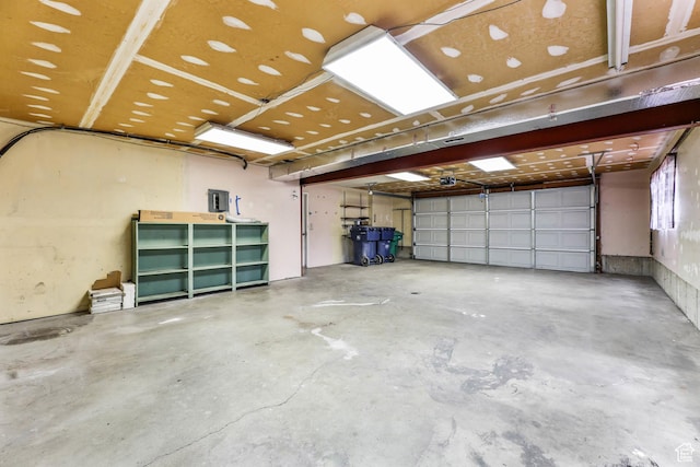 8614 S Buena Vista Dr E, Sandy, UT 84094 - garage with a garage door opener