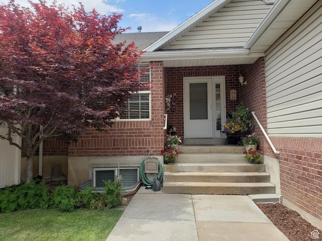 62 S 100 E, Kaysville, UT 84037 - view of exterior entry featuring brick siding