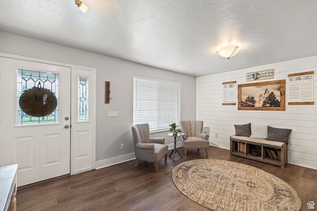 528 W 650 S, Richfield, UT 84701 - foyer with dark wood finished floors and baseboards