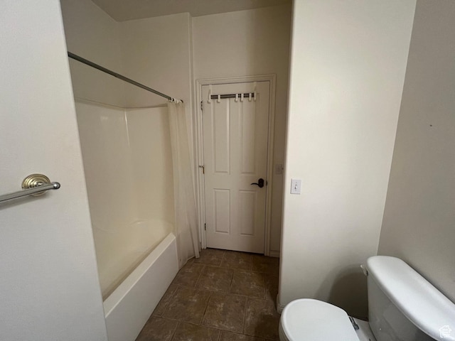 560 E 700 N, Logan, UT 84321 - full bath featuring toilet and washtub / shower combination