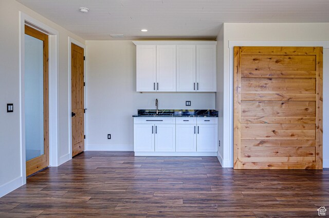 5958 W Sunridge View Ln, Payson, UT 84651 - indoor wet bar with dark wood finished floors and recessed lighting