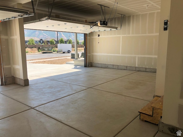 723 N Plainsman Dr Unit 109, Spanish Fork, UT 84660 - garage with a garage door opener