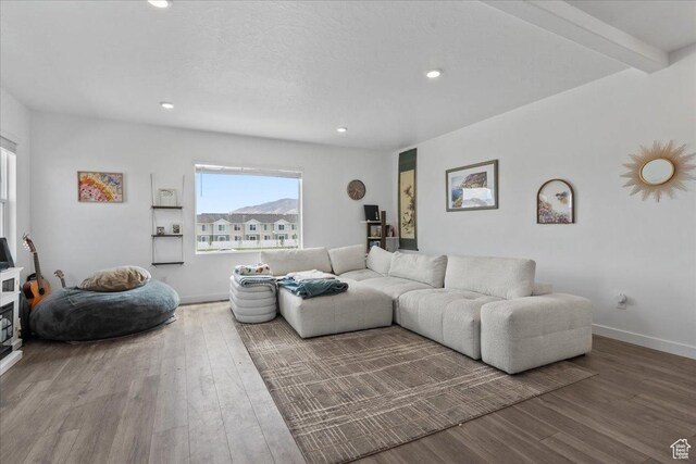 1098 E Vessel Ct, Saratoga Springs, UT 84045 - living area featuring wood finished floors and recessed lighting