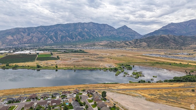 645 Stonebrook Ln, Santaquin, UT 84655 - mountain view with a nearby body of water