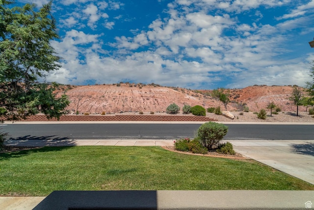 960 N Catalpa Dr, Washington, UT 84780 - view of concrete road featuring a mountain view