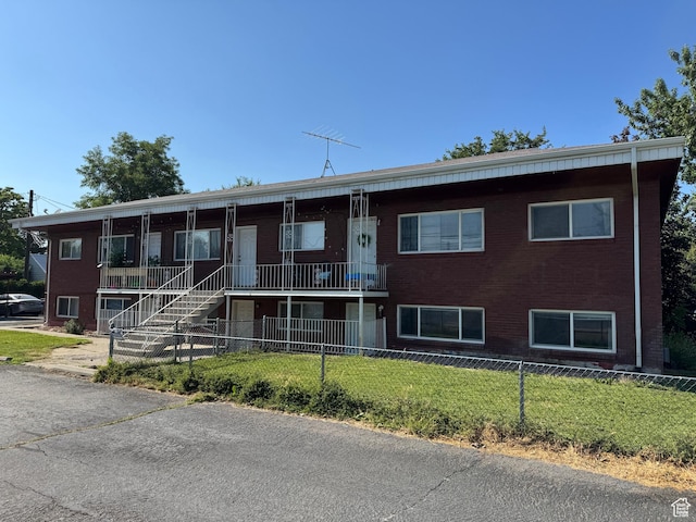 275 N 100 W Unit 1-6, Spanish Fork, UT 84660 - view of property featuring a fenced front yard