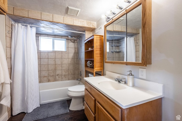 190 N 200 E, Pleasant Grove, UT 84062 - bathroom with vanity, shower / tub combo, and wood finished floors