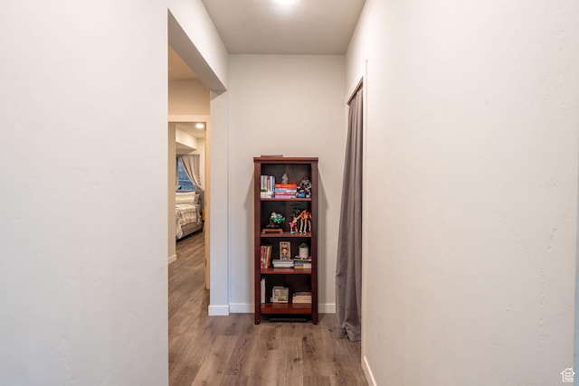 1959 W Golden Pond Way S, Orem, UT 84059 - corridor featuring wood finished floors and baseboards
