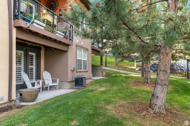 14858 S Ox Cart Ln, Draper, UT 84020 - view of grassy yard with a balcony
