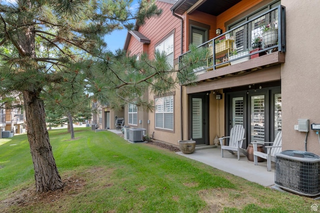 14858 S Ox Cart Ln, Draper, UT 84020 - view of grassy yard with a balcony