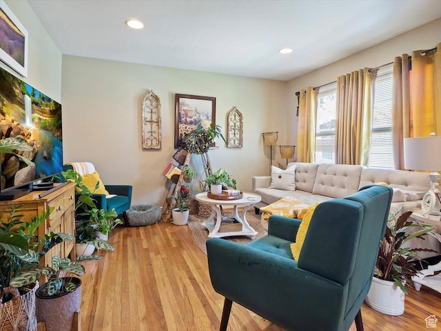 344 E Utopia Ave, South Salt Lake, UT 84115 - living area with light wood finished floors and recessed lighting