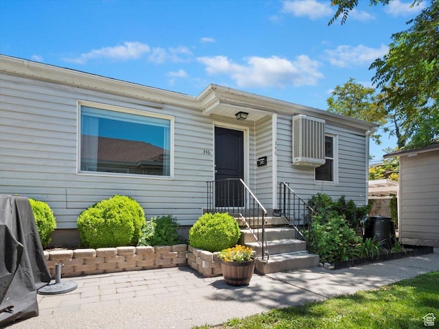 344 E Utopia Ave, South Salt Lake, UT 84115 - view of front of property featuring a patio area
